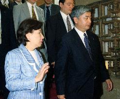 Koizumi confirms missile policy with Tanaka, Nakatani